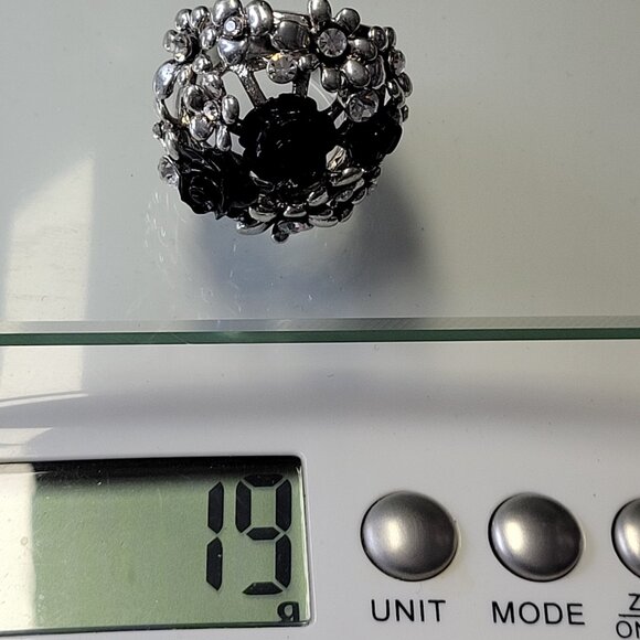 Vintage Black Floral Filigree Ring Silver Tone with Crystals - Picture 11 of 11